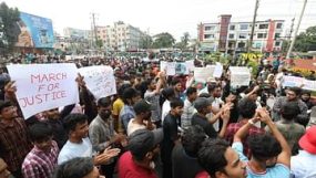 সিলেটে ‘মার্চ ফর জাস্টিস’ পুলিশের বাধা উপেক্ষা করে  এগিয়ে যাচ্ছে